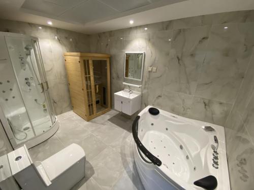 Emerald Residence